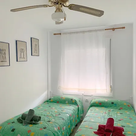 In - For 4-5 People 70 M From The Beach Miami Playa