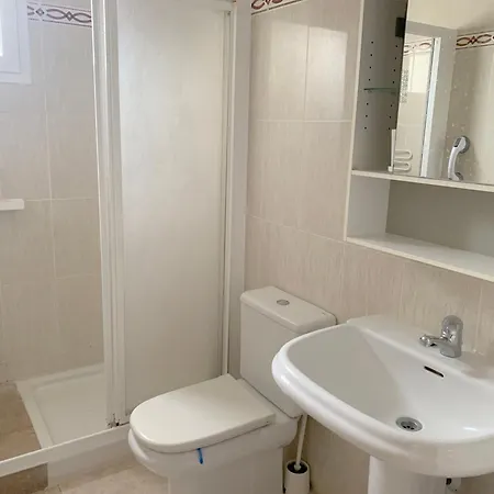 In - For 4-5 People 70 M From The Beach Miami Playa