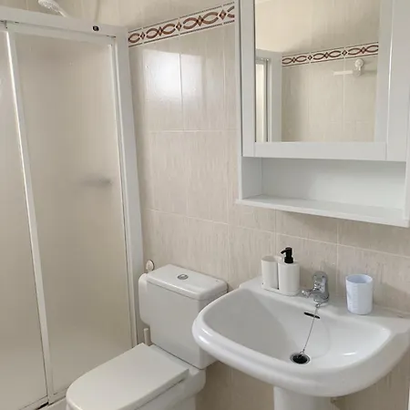 Guest house In - For 4-5 People 70 M From The Beach Miami Playa