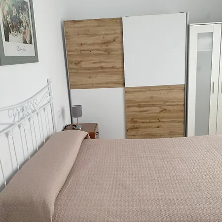 In - For 4-5 People 70 M From The Beach